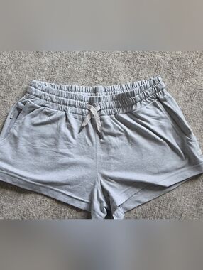 Vuori Halo Performance Short Women's DreamKnit Shorts, Heather pale grey